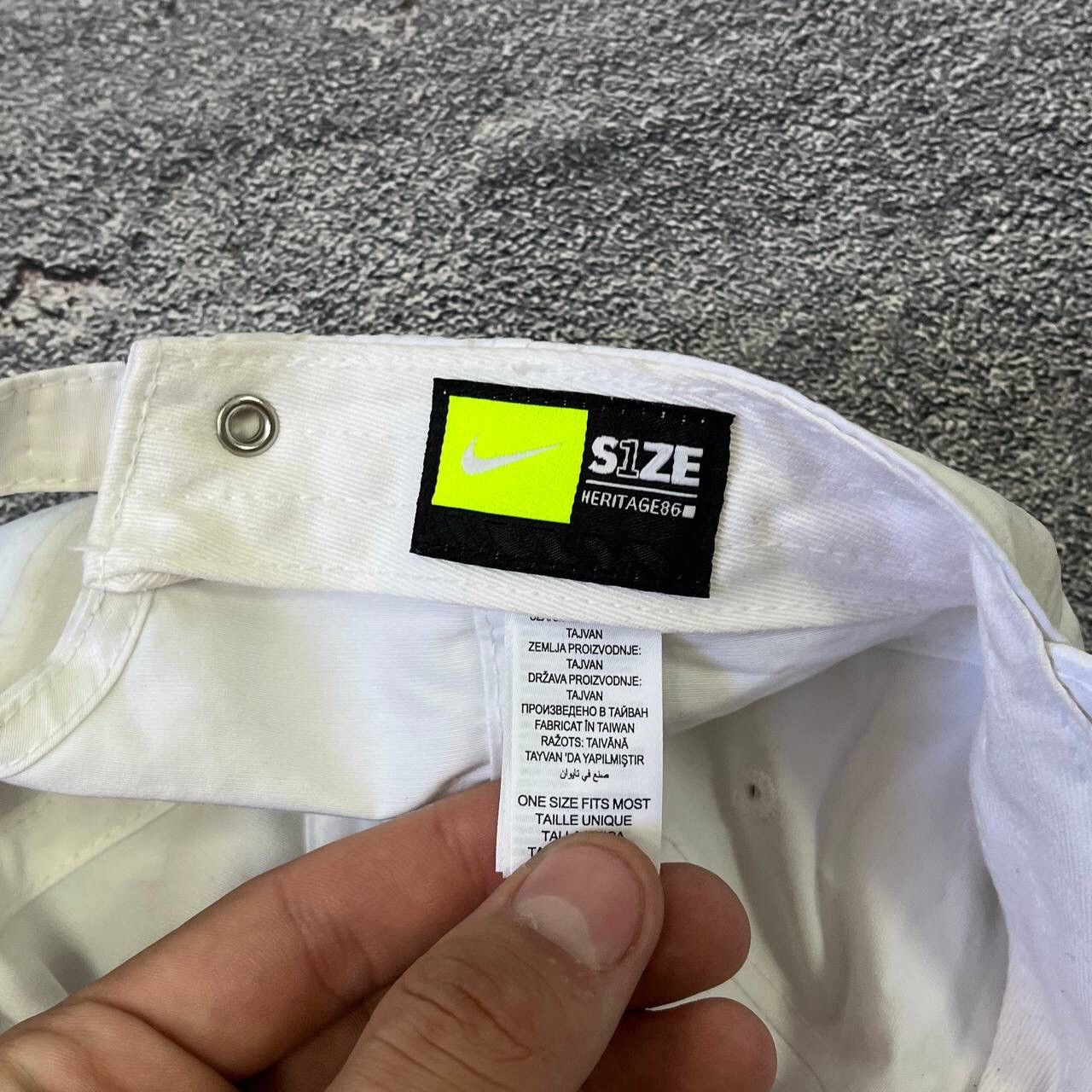 Nike Vintage White Nylon Nike Metal Swoosh Baseball Hat Cap Size ONE SIZE - 6 Thumbnail