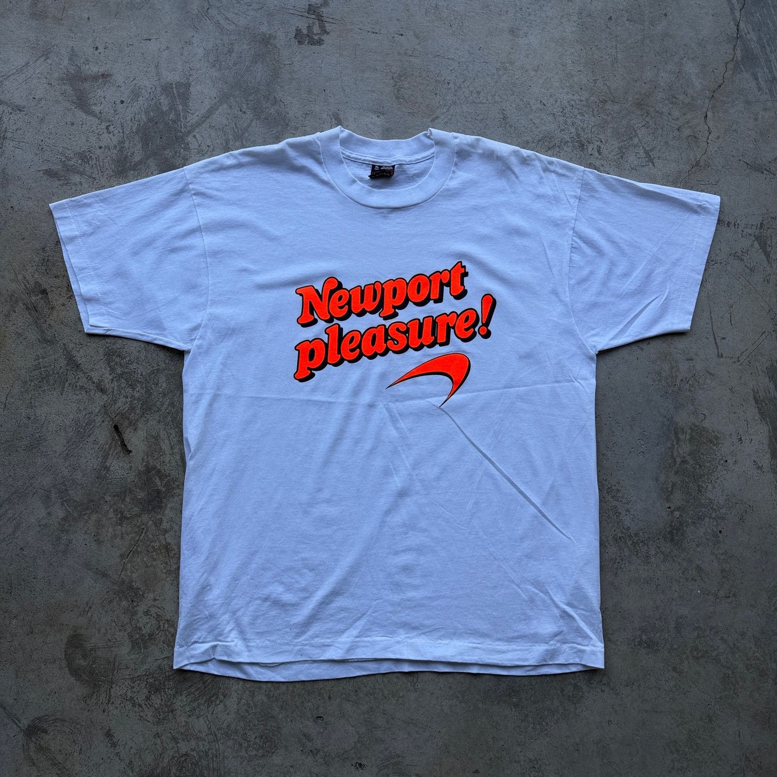 Other Vintage 90s Newport Pleasure White Graphic Tee Orange Script Size US XL / EU 56 / 4 - 1 Thumbnail