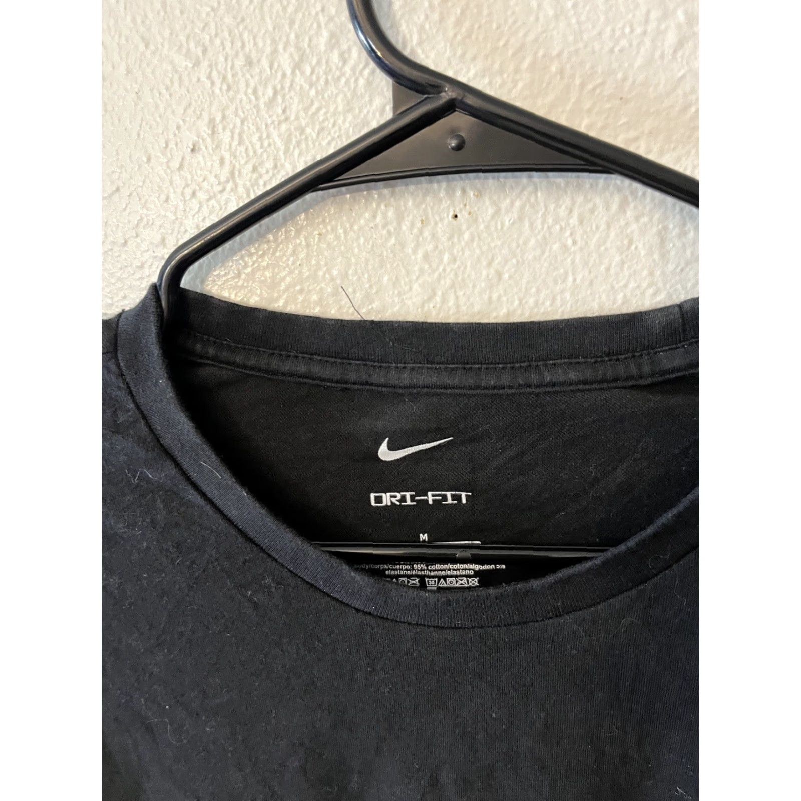 Nike Nike Dri-FIT Tee Shirt Mens Black M Athletic Short Sleeve Logo Graphic Slim Fit Casual Activewear Size US M / EU 48-50 / 2 - 2 Thumbnail