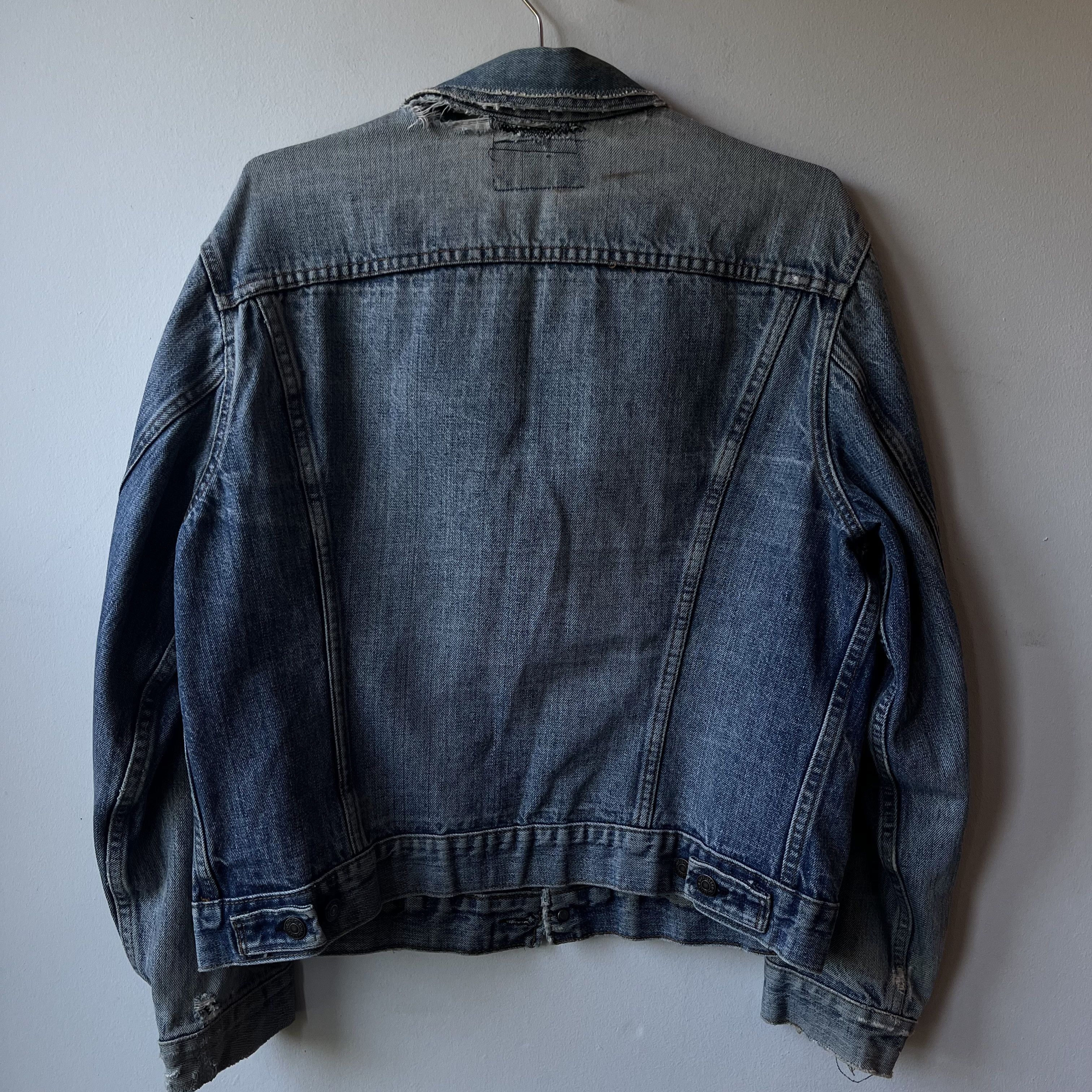 Levi's × Levi's Vintage Clothing Repaired Vintage Levi’s Denim Jacket Thrashed Size US M / EU 48-50 / 2 - 12 Thumbnail