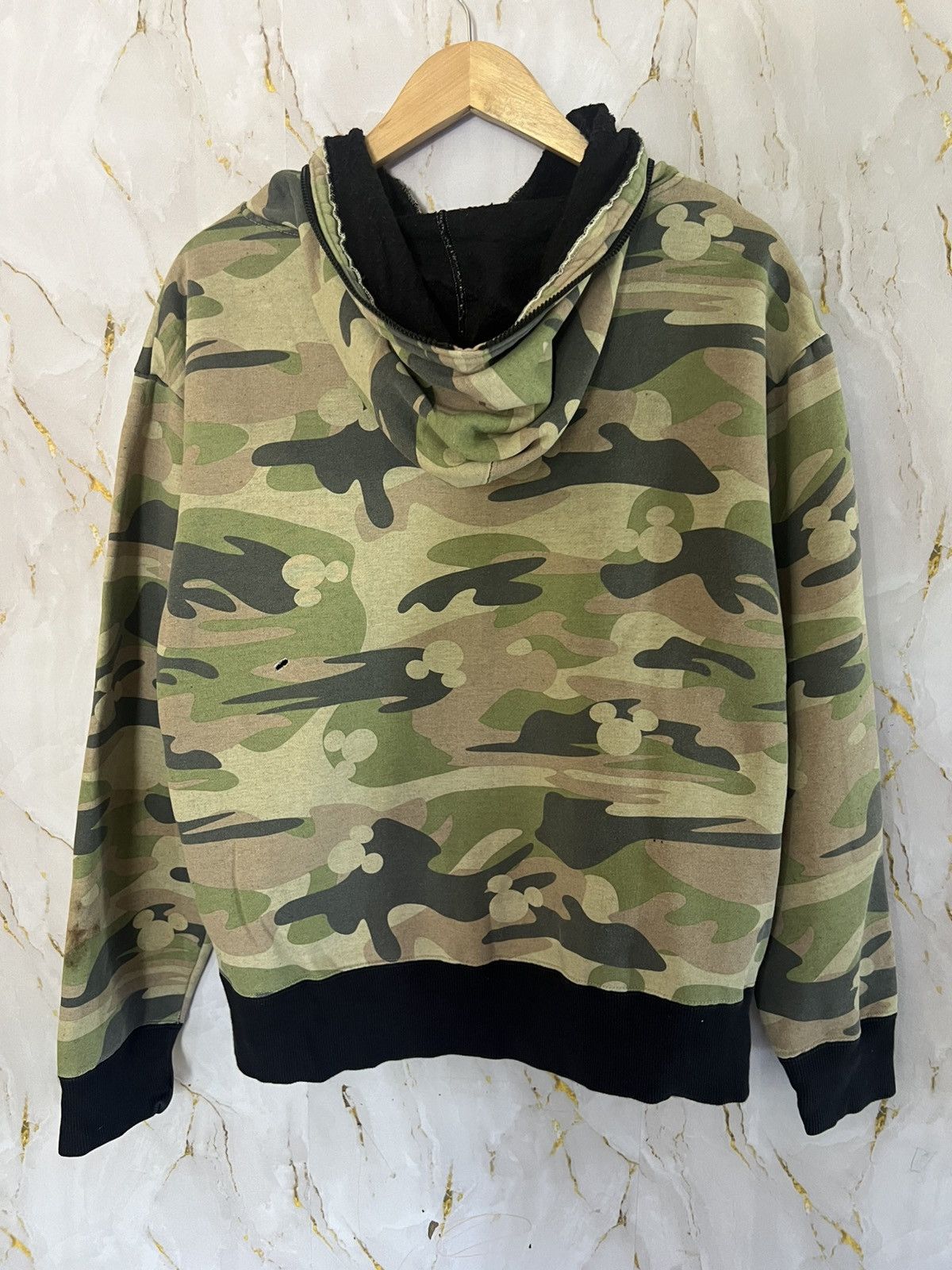 Disney TOKYO DISNEY CAMO HOODIE Size US L / EU 52-54 / 3 - 2 Thumbnail