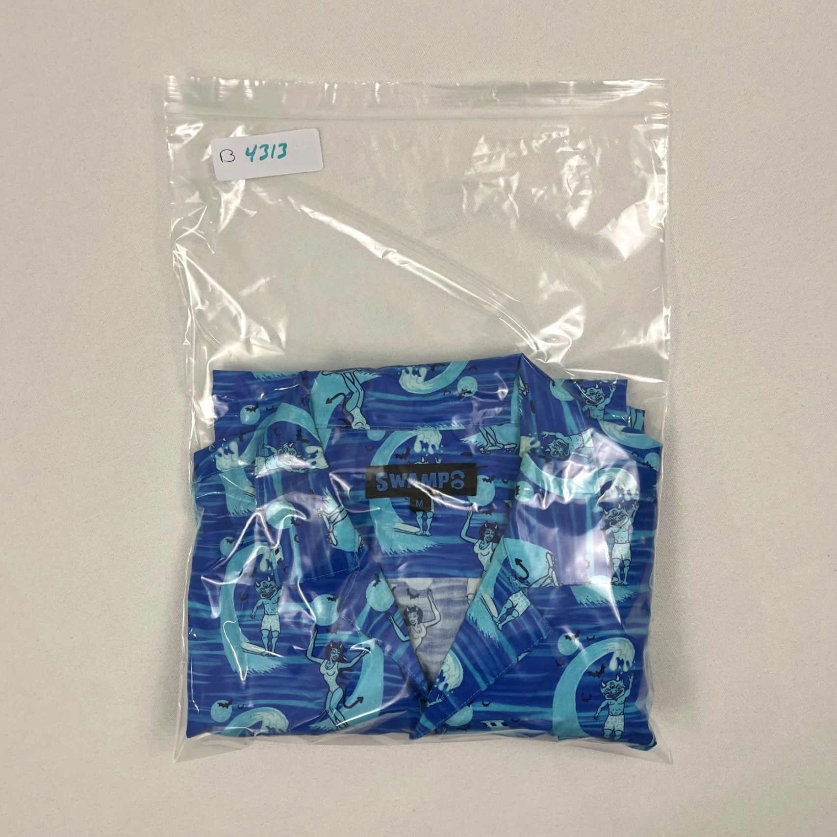 Vintage VINTAGE Swamps Hawaiian Shirt Mens M Blue Demon Devil Surf Cruise Vacation Tropical Camp Size US M / EU 48-50 / 2 - 8 Thumbnail