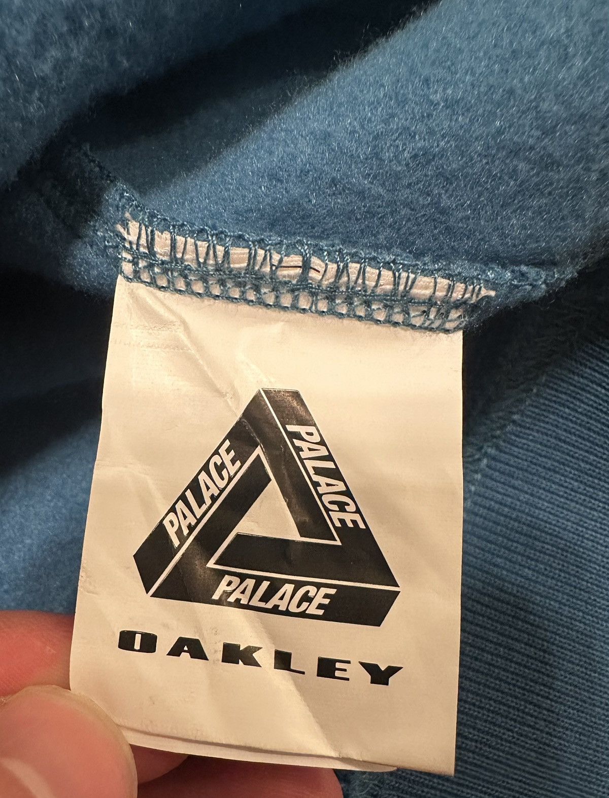Oakley × Palace PALACE X OAKLEY HOODED SWEATSHIRT BLUE SIZE LARGE Size US L / EU 52-54 / 3 - 13 Thumbnail