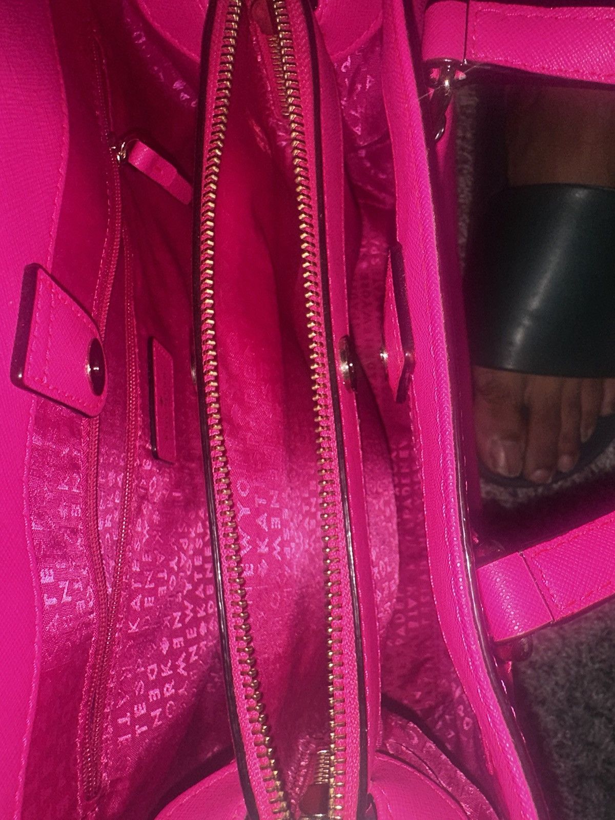 Kate Spade Kate spade *very rare* hot pink saffiano satchel Size ONE SIZE - 8 Thumbnail
