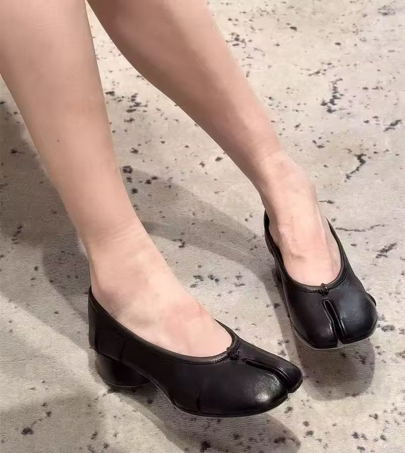 Other Designer PU Leather Split Toe Tabi Loafers Women’s Boots Size US 7.5 / IT 37.5 - 8 Thumbnail