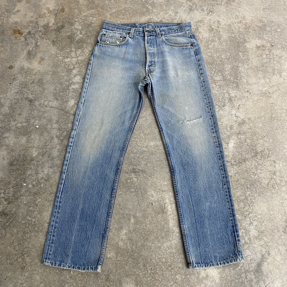Levi's Vintage 80’s Levis 501 Faded Blue Ripped Denim Jeans Size US 31 - 1 Thumbnail