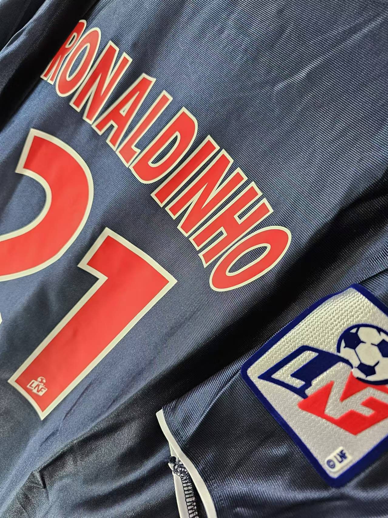 Other 2001 2002 PSG 21 Ronaldinho Jersey Home Size US L / EU 52-54 / 3 - 3 Thumbnail