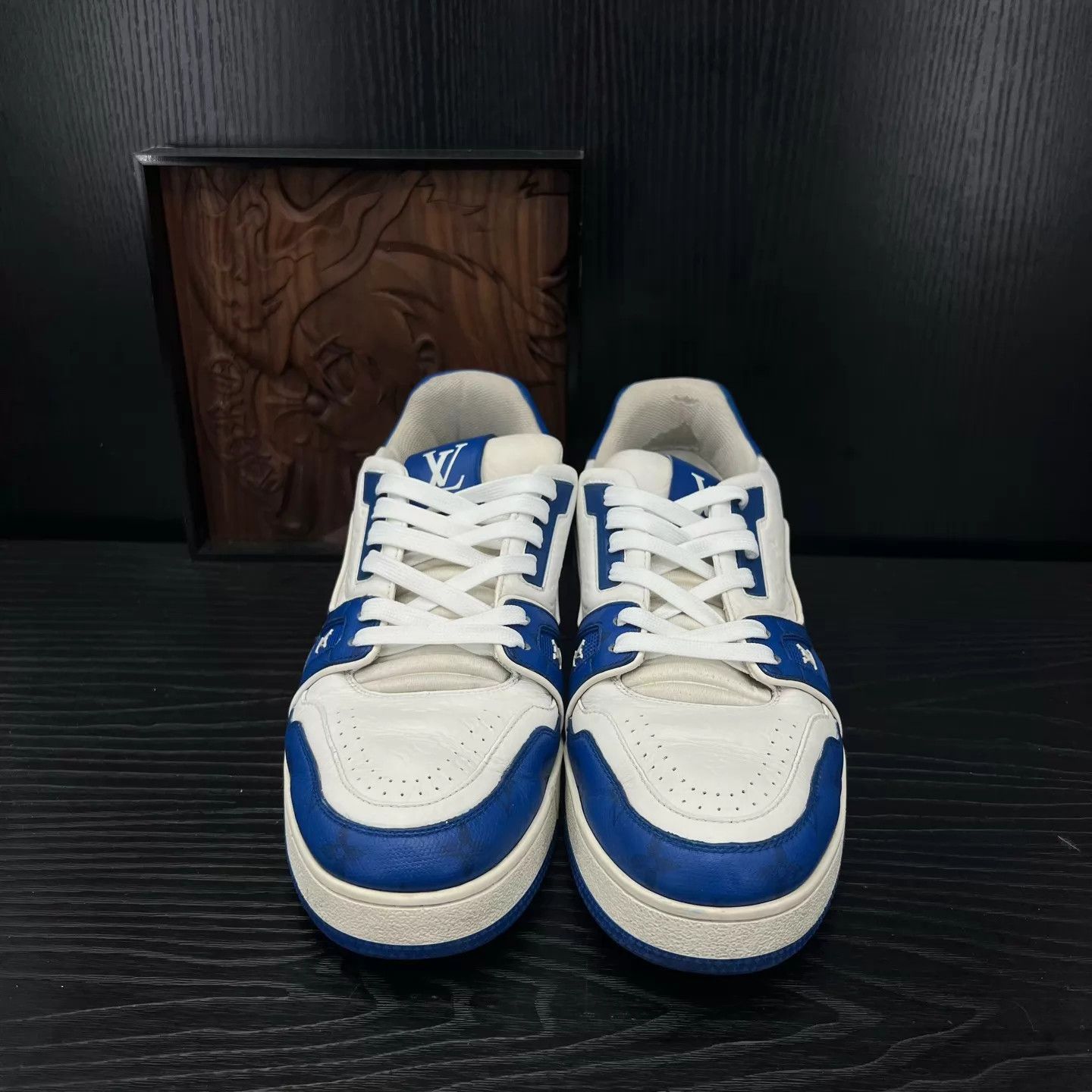 Louis Vuitton LV Trainer White & Blue Embossed 42 Size US 9 / EU 42 - 4 Thumbnail