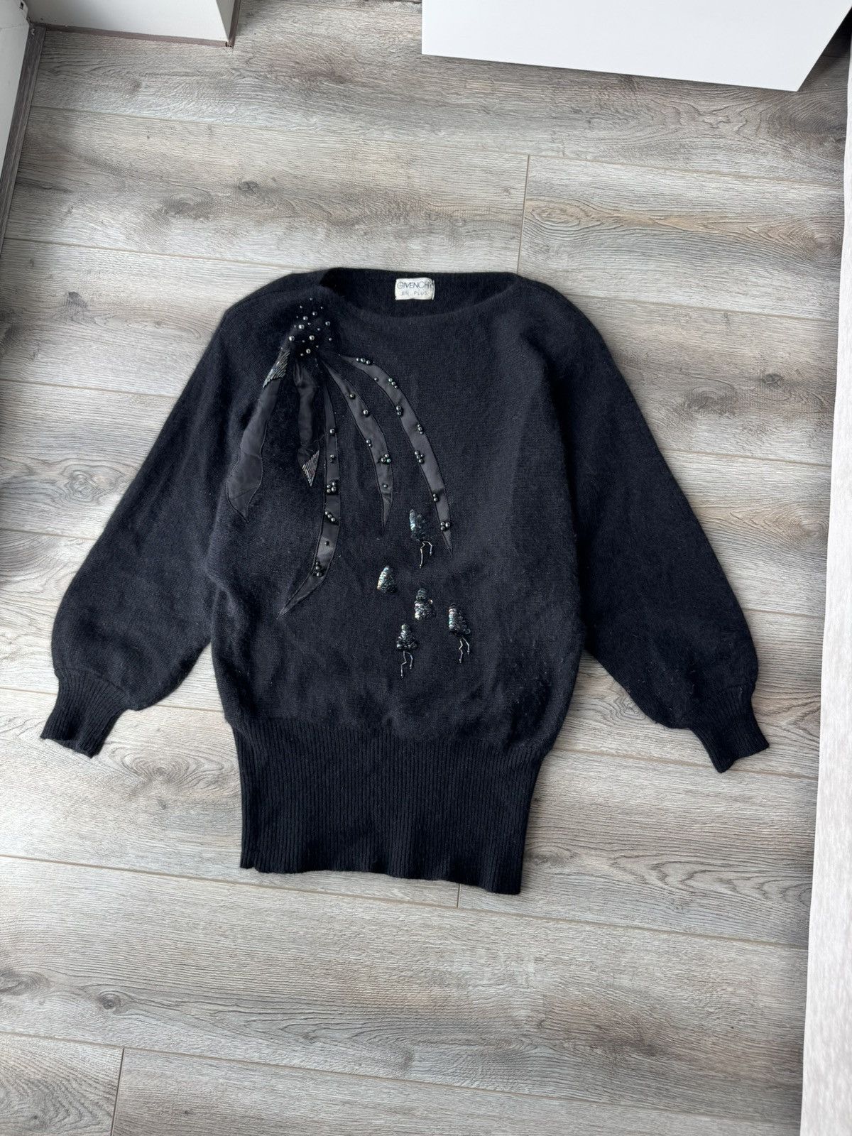 Givenchy Vintage Givenchy En Plus 90s Womans Sweater Size M / US 6-8 / IT 42-44 - 1 Thumbnail