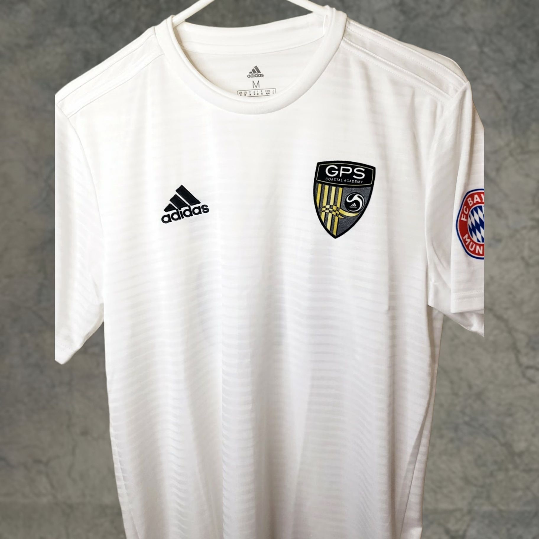Adidas Adidas Soccer Shirt Jersey M White GPS Logo FC BAYERN MUNCHEN #16 On Back Mens Regular Short Sleeve Jersey Shirt Size US M / EU 48-50 / 2 - 1 Thumbnail
