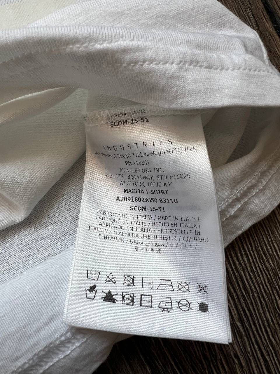 Moncler × Vintage Vintage Moncler 52 print short sleeve logo white t shirt Size US S / EU 44-46 / 1 - 6 Thumbnail
