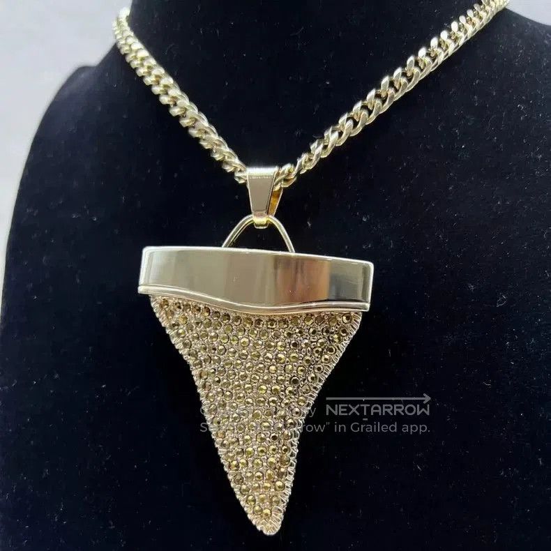Givenchy Givenchy Shark Tooth Gold Necklace. Size ONE SIZE - 4 Thumbnail