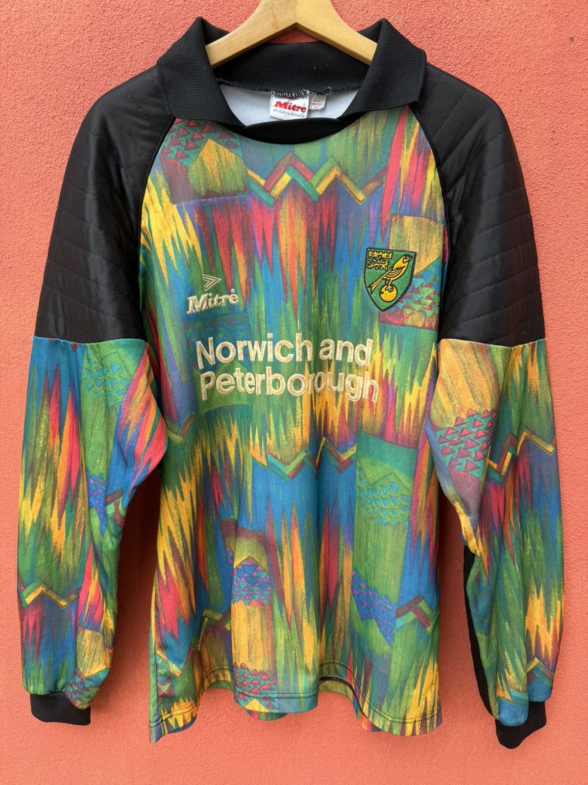 Other Vintage Goalkeeper Norwich City FC Size US XL / EU 56 / 4 - 1 Thumbnail