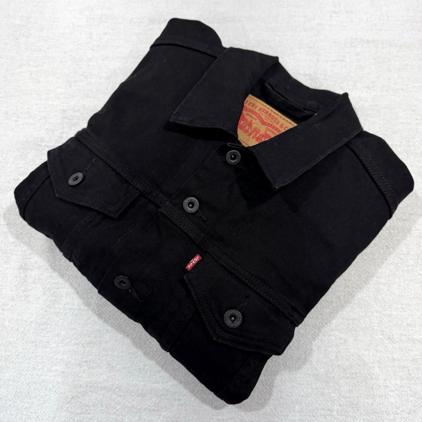 Levi's VINTAGE Levi’s Denim Trucker Jacket Men’s Size Small Retro Fit Casual Shirt Mens Black Denim Jacket Levi's Trucker Logo Pockets Size US S / EU 44-46 / 1 - 8 Thumbnail