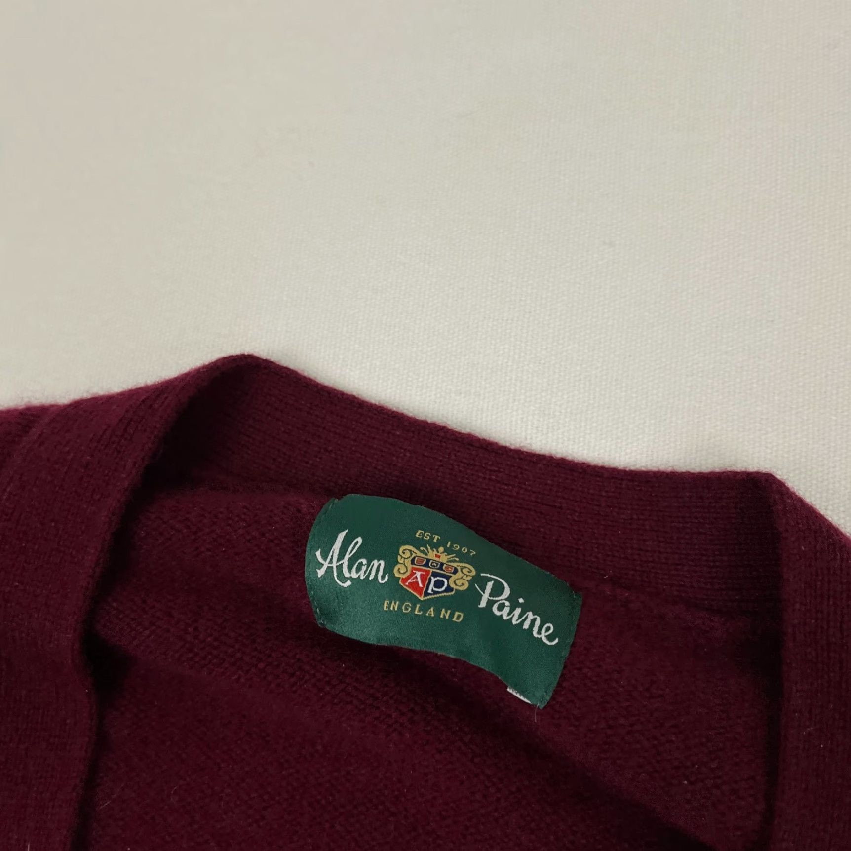Vintage Alan Paine Cardigan UK 42 Burgundy Lambs Wool Grandpa Sweater Jumper V-Neck Mens Size US L / EU 52-54 / 3 - 2 Thumbnail