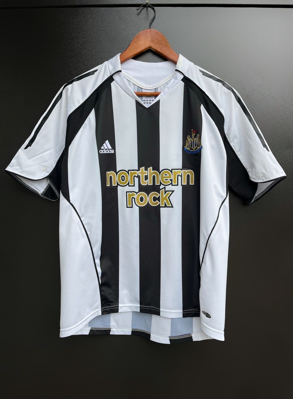 Adidas Newcastle United 2005 home football shirt Jersey adidas OWEN Size US S / EU 44-46 / 1 - 2 Thumbnail
