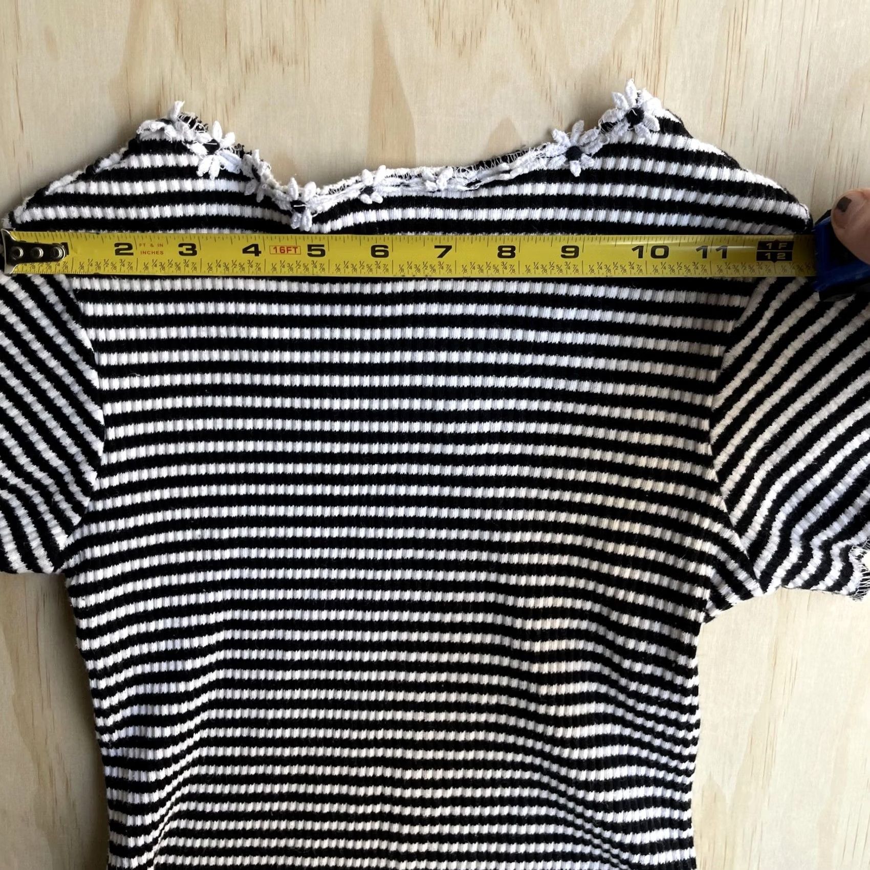 Vintage VINTAGE B'REAL Shirt Juniors S Black White Striped Cropped Ruffle Scoop Neck Top Size S / US 4 / IT 40 - 5 Thumbnail