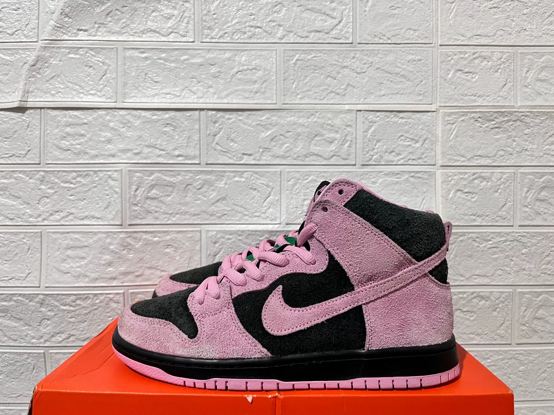Nike Nike DUNK SB Multi Lowtop Sneakers 9 Men Size US 9 / EU 42 - 1 Thumbnail