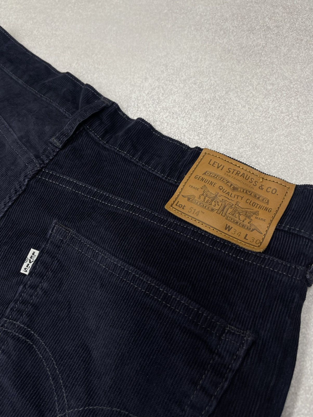 Levi's × Levi's Vintage Clothing × Vintage Mens Levis 514 Premium Velvet Pants Jeans Navy Corduroy Size US 34 / EU 50 - 4 Thumbnail