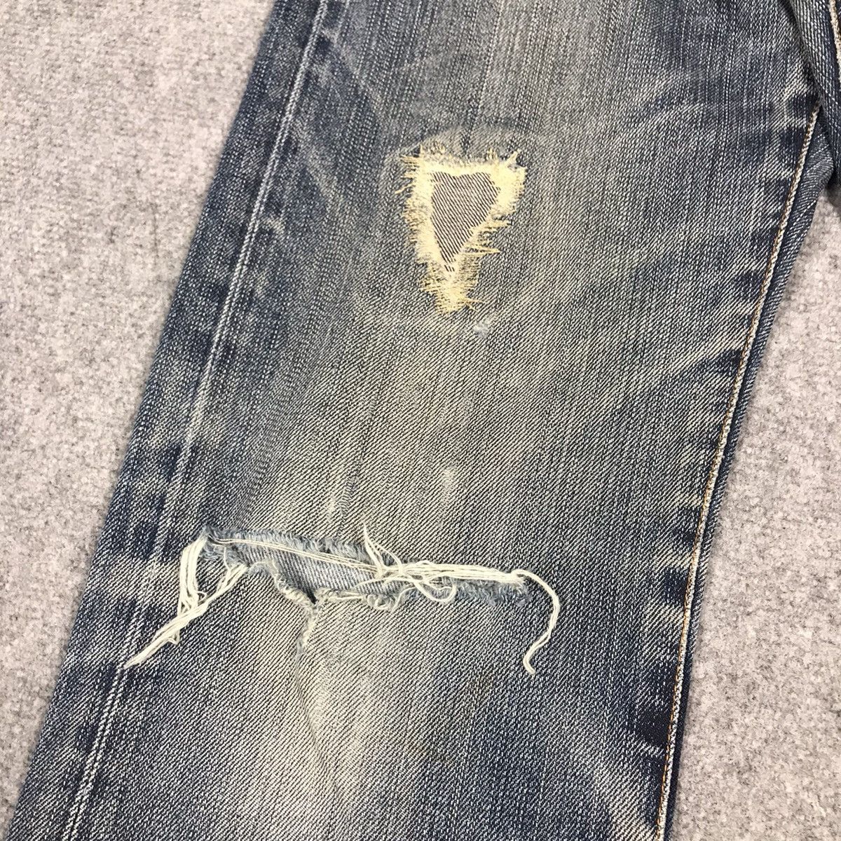 Issey Miyake SUNAO KUWAHARA ISSEY MIYAKE DISTRESSED DENIM PANTS Size 30" / US 8 / IT 44 - 6 Thumbnail