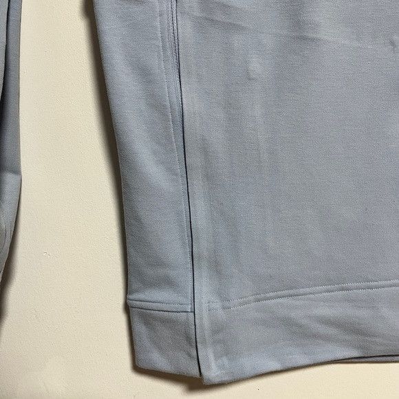 Lululemon Lululemon Light Blue Crewneck Sweatshirt -M Size US M / EU 48-50 / 2 - 3 Thumbnail