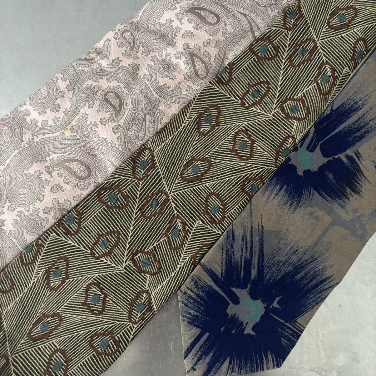 Ermenegildo Zegna Ermenegildo Zegna Light Pink Paisley Tie Size ONE SIZE - 12 Thumbnail