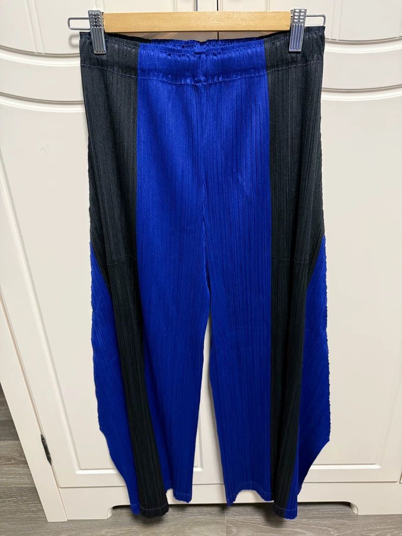 Issey Miyake Issey Miyake size:5 Loose wide-leg pants in a pleated blue Size 23" - 1 Thumbnail
