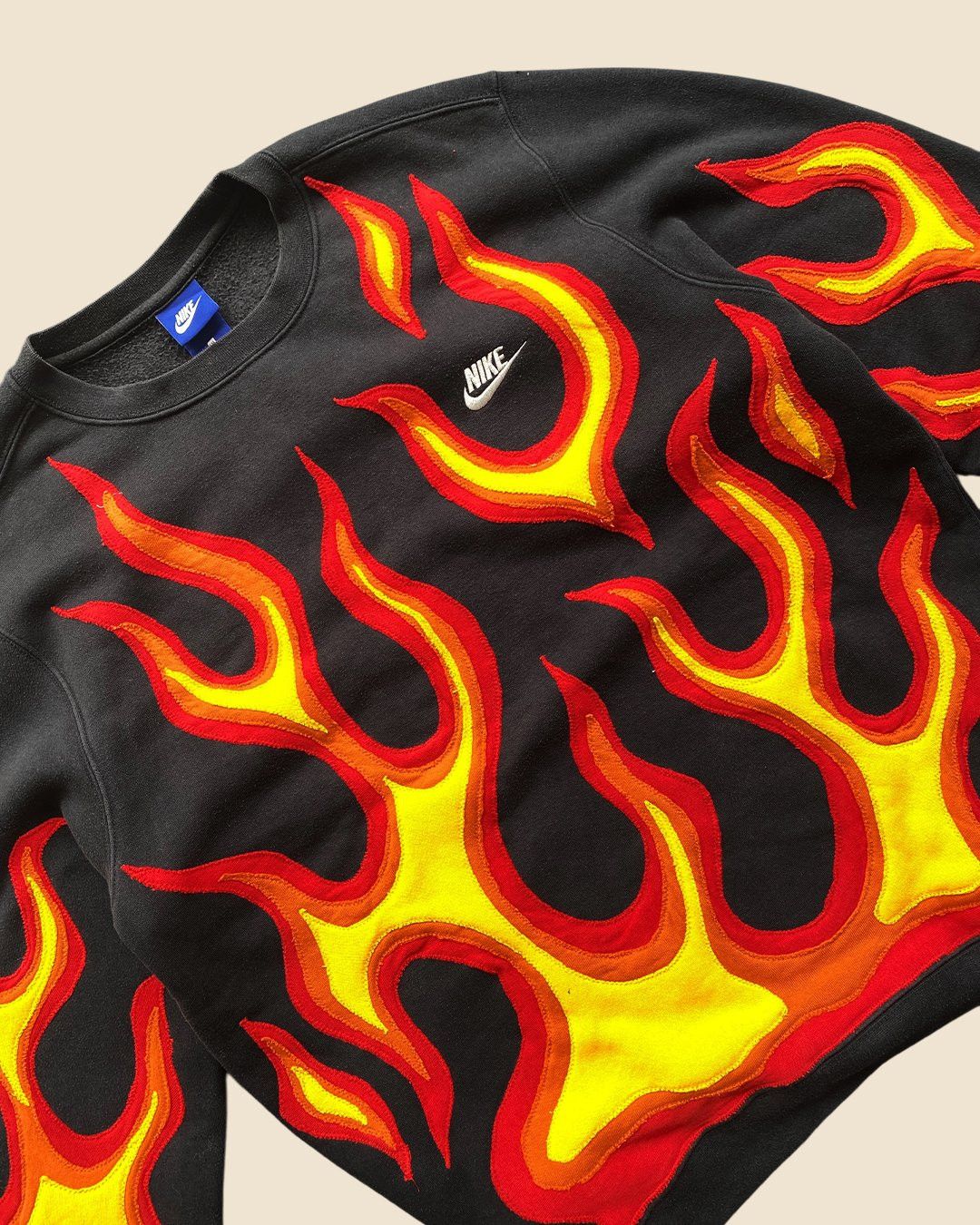 Handmade × Nike 1 OF 1 REWORKED NIKE FLAME CUT & SEWN SWEATSHIRT SIZE L Size US L / EU 52-54 / 3 - 3 Thumbnail