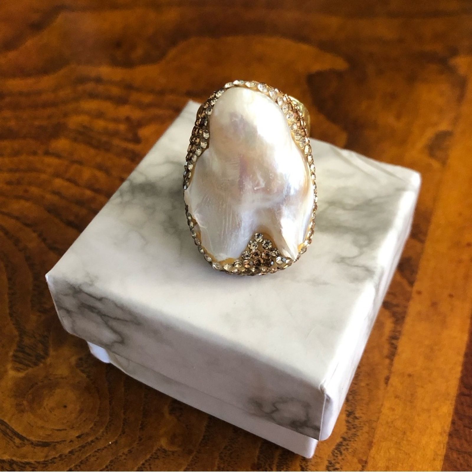 Jewelry Ladies genuine baroque fresh water pearl gold band ring NIB Size ONE SIZE - 1 Thumbnail