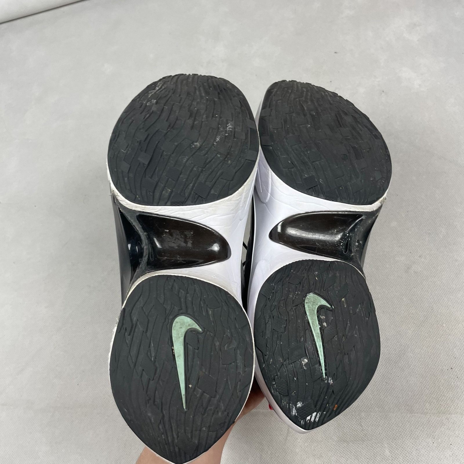 Nike Nike Signal D/MS/X AT5303-005 Men Black Dark Gray Sneakers 9 Size US 9 / EU 42 - 11 Thumbnail