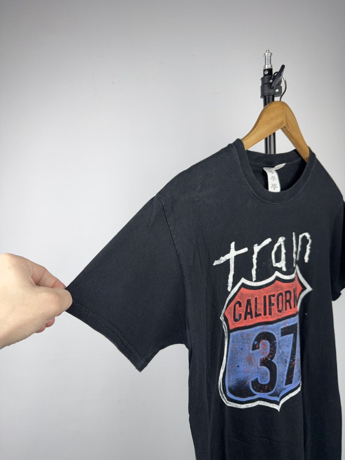 Band Tees 00s Train California 37 UK Tour 2013 Band T-Shirt Size US M / EU 48-50 / 2 - 5 Thumbnail