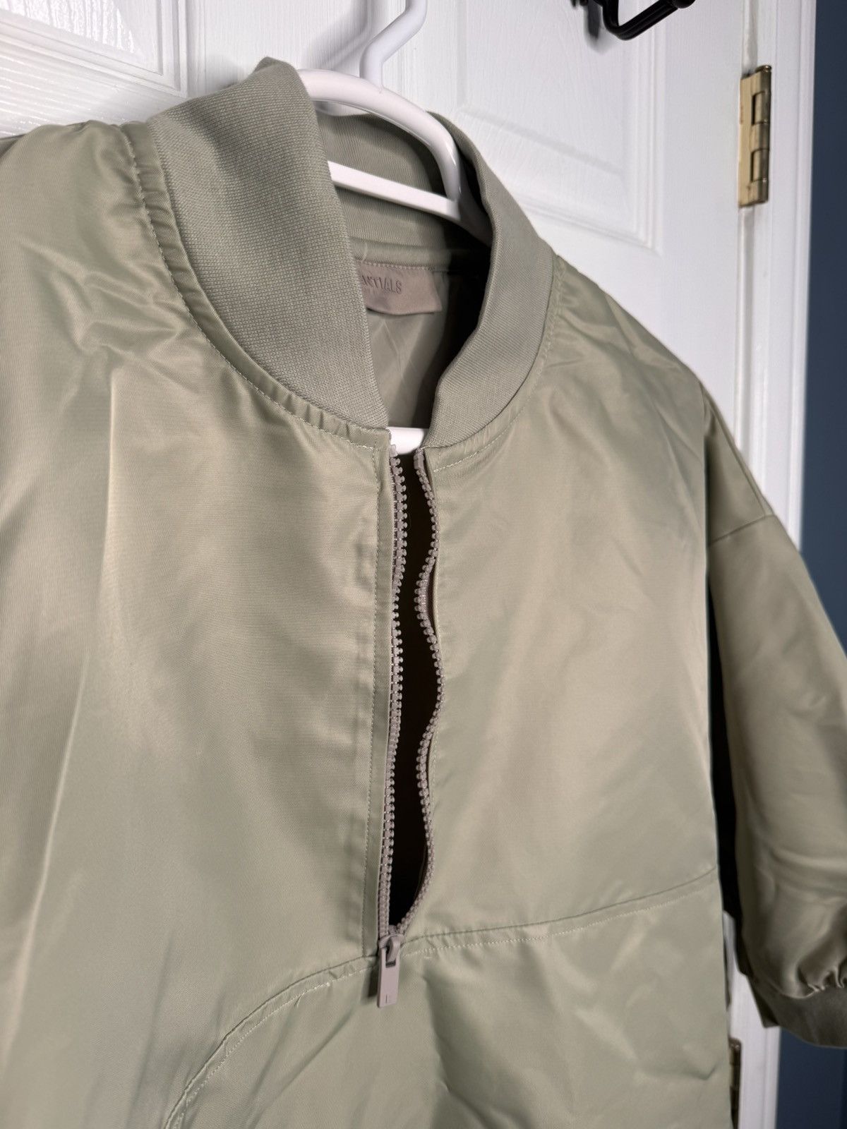 Fear of God Fear of God ESSENTIALS Nylon 1/4 Zip Size US XL / EU 56 / 4 - 7 Thumbnail