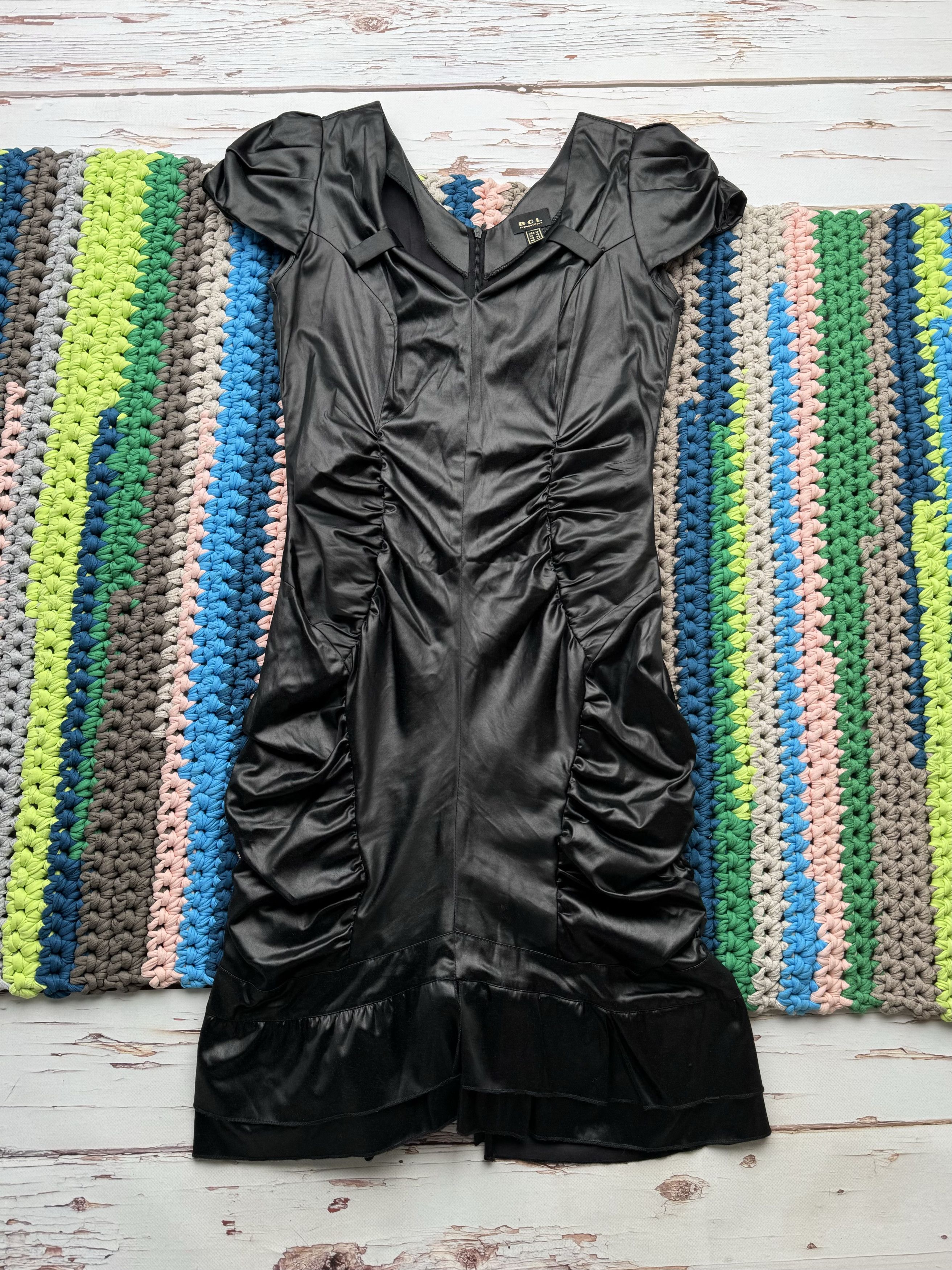 Japanese Brand Vintage Midi Dress (D10) Size M / US 6-8 / IT 42-44 - 1 Thumbnail