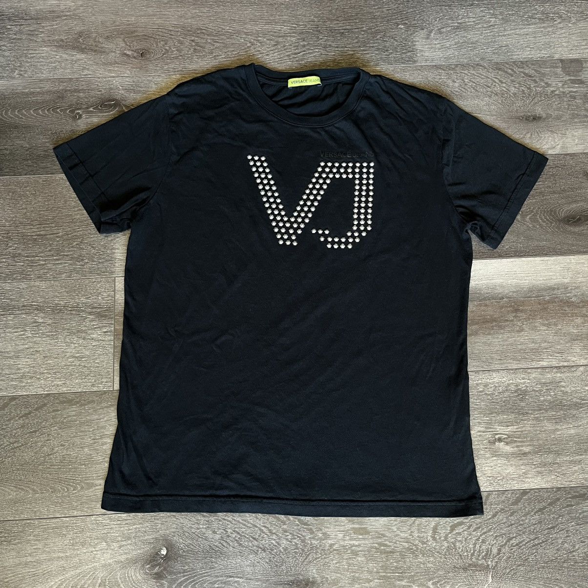 Versace Jeans Couture Versace Jeans Studded Monogram Logo T Shirt Black VJ Size US L / EU 52-54 / 3 - 1 Thumbnail