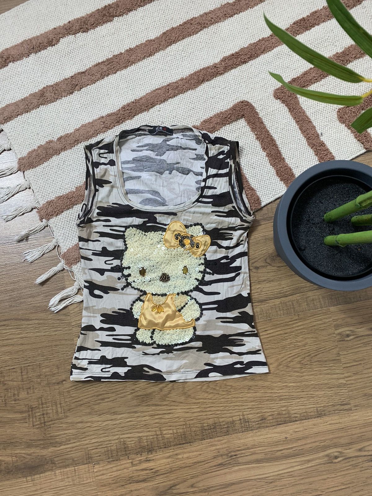 Iceberg VINTAGE ICEBERG HELLO KITTY CAMO TANK TOP Size S / US 4 / IT 40 - 2 Thumbnail