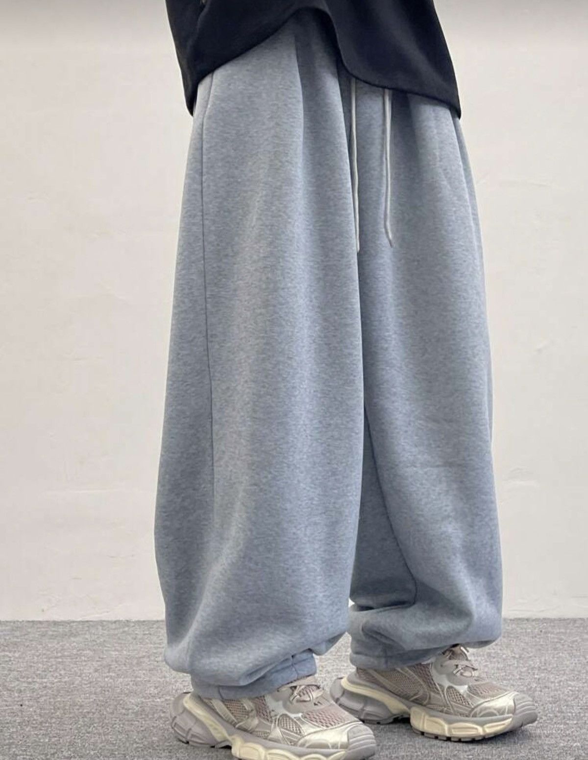 Wide-Leg Baggy Sweatpants
