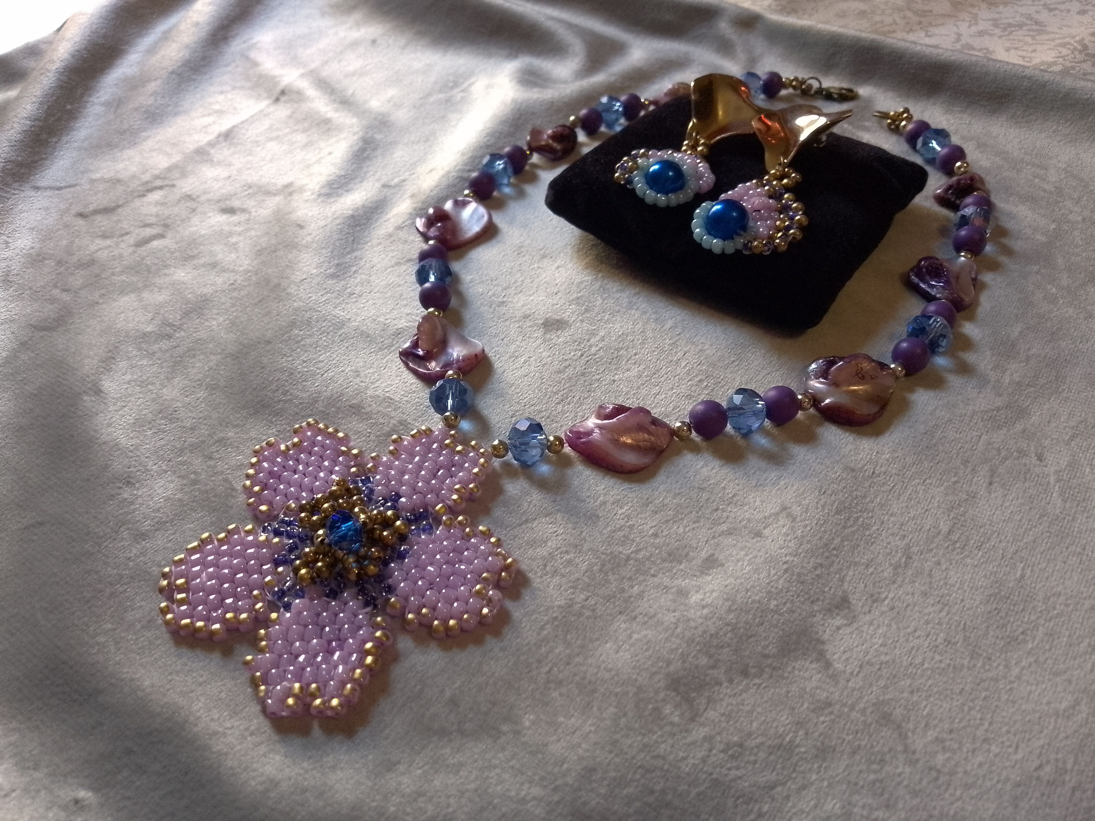 Handmade Necklace Flower Pendant Mother of Pearl Earrings Vintage Size ONE SIZE - 3 Thumbnail