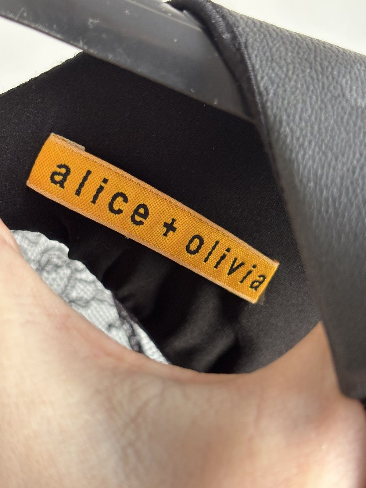 Alice + Olivia Alice + Olivia Black Midi Dress Size M / US 6-8 / IT 42-44 - 8 Thumbnail