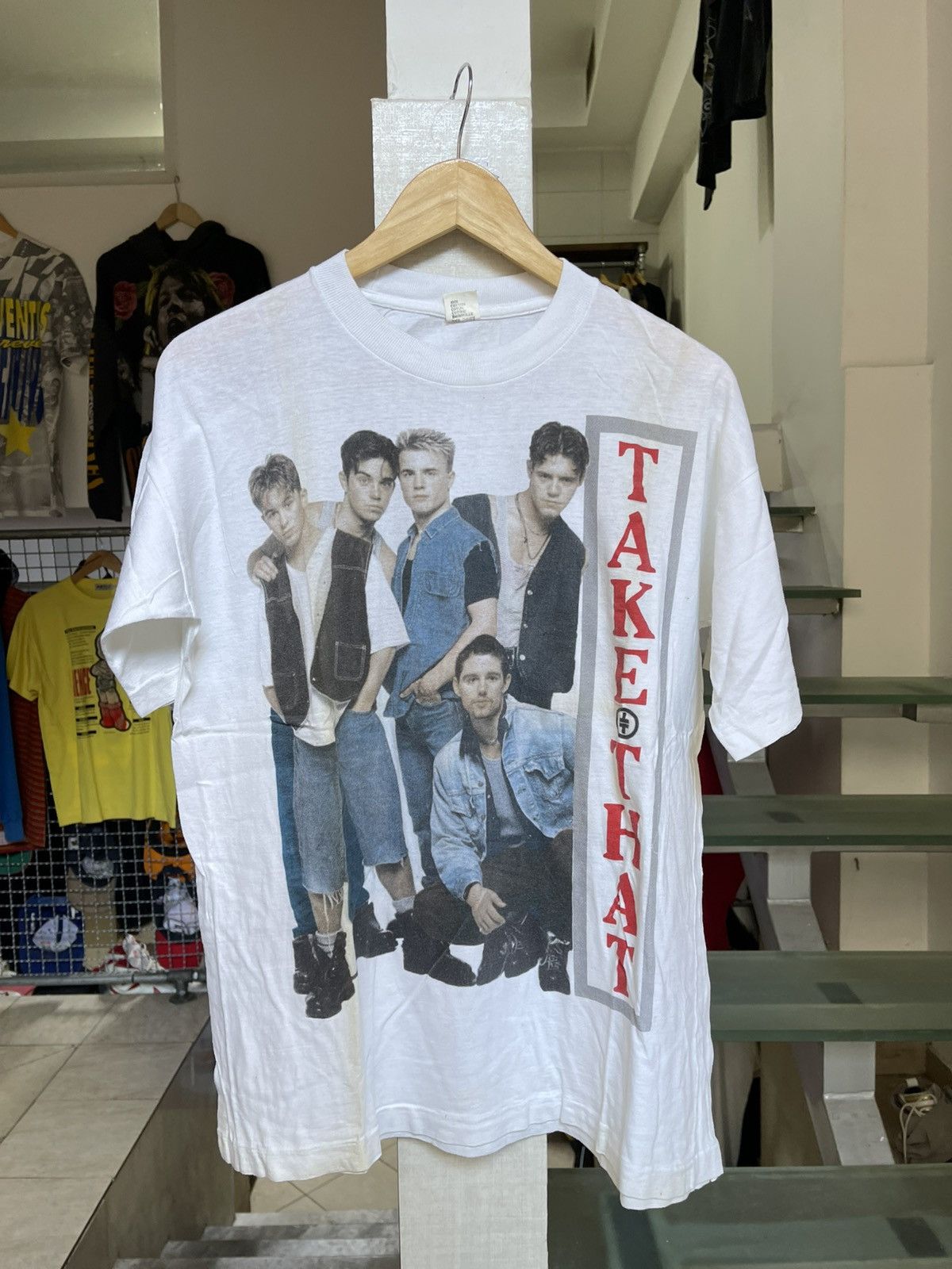 Band Tees Vintage Take That Band T Shirt Robbie Williams 90s Size US XXL / EU 58 / 5 - 1 Thumbnail