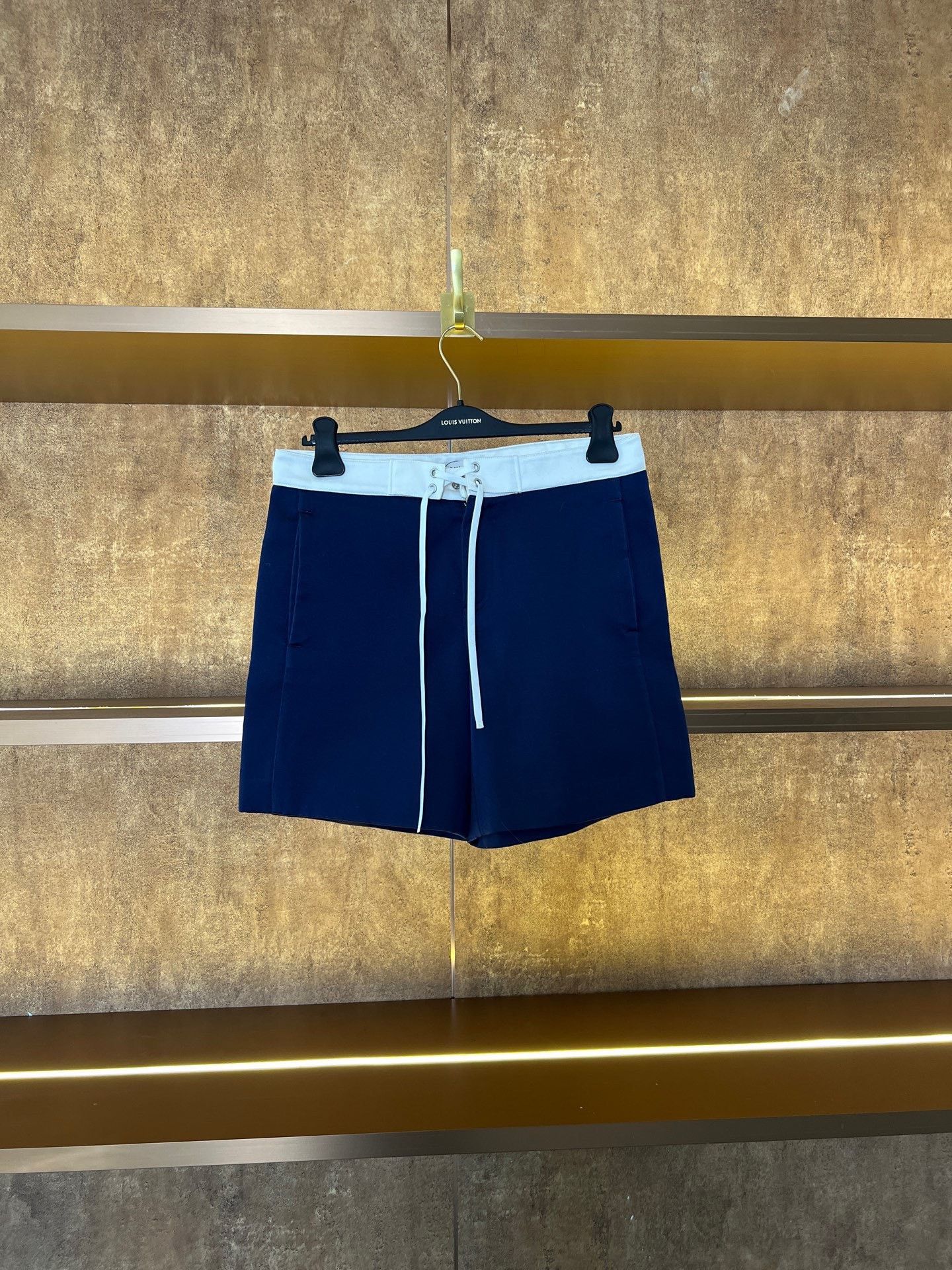 Miu Miu Miumiu White Navy Colorblock Shorts Size 40" / US 18 - 1 Thumbnail