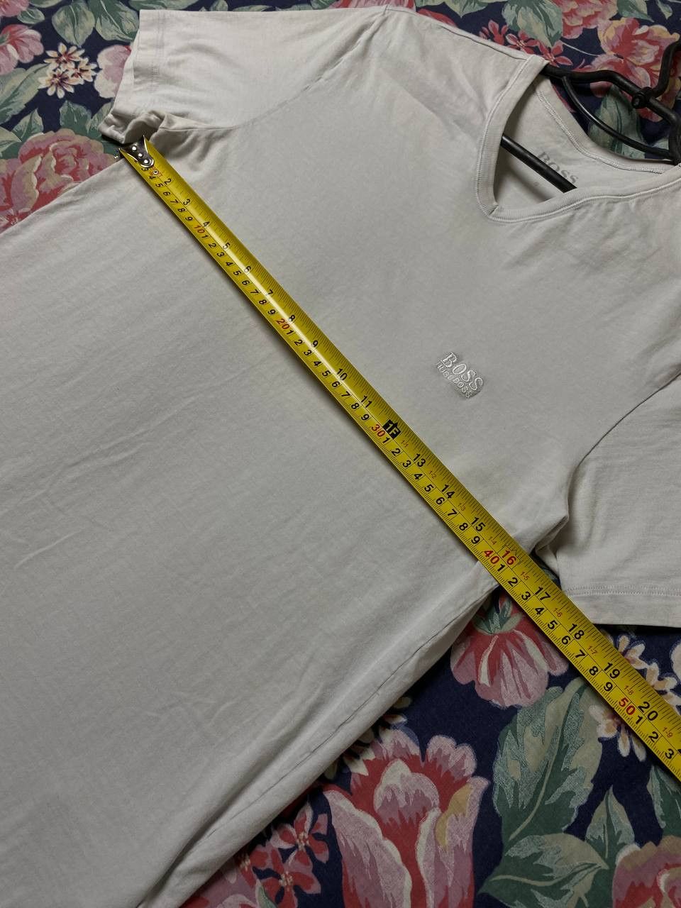 Hugo Boss × Vintage Hugo Boss T-Shirt Mens S Short Sleeve White Size US S / EU 44-46 / 1 - 15 Thumbnail