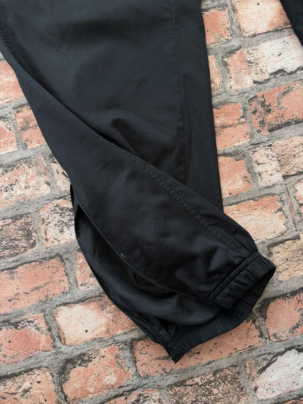 Nike 90’s NIKE RARE SWOOSH LOGO Y2K RETRO NYLON VINTAGE ZIP PANTS Size US 34 / EU 50 - 5 Thumbnail