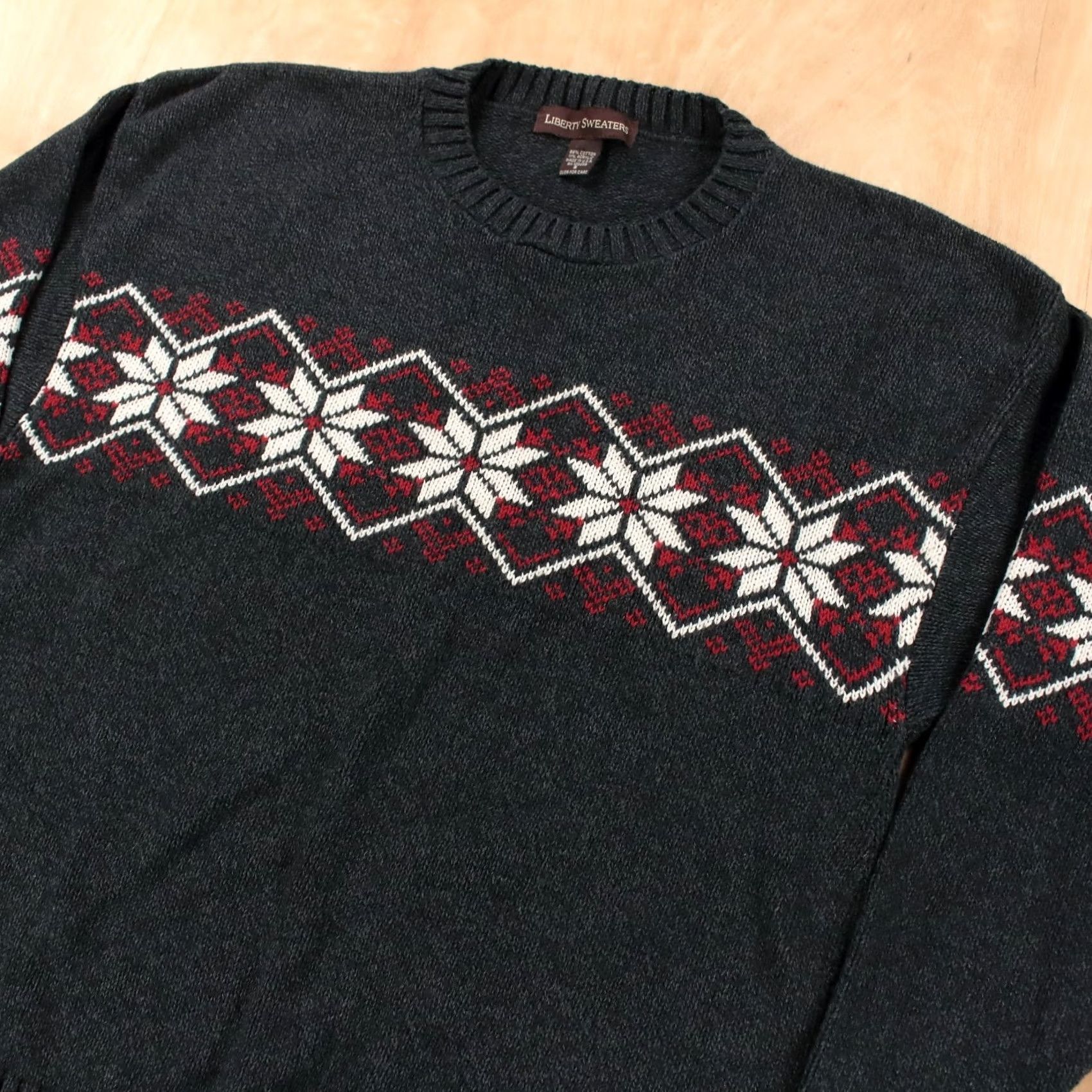 Vintage LIBERTY Sweater Men's Holiday Fair Isle Cotton Acrylic Small gray 90s USA Made Vintage Pullover Crew Neck Size US S / EU 44-46 / 1 - 2 Thumbnail