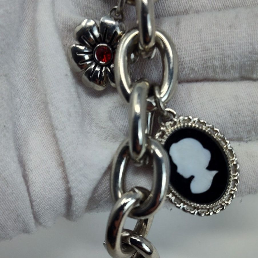 Disney Disney Snow White Charm Bracelet Watch Size ONE SIZE - 4 Thumbnail