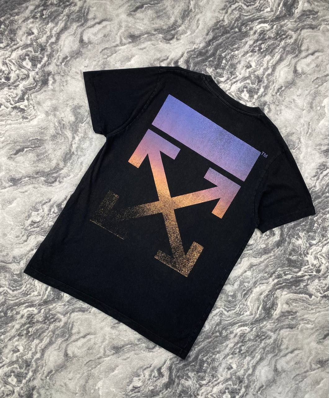 Off-White Off-White Gradient Arrows Big Logo T Shirt Black Men Size L Size US L / EU 52-54 / 3 - 1 Thumbnail