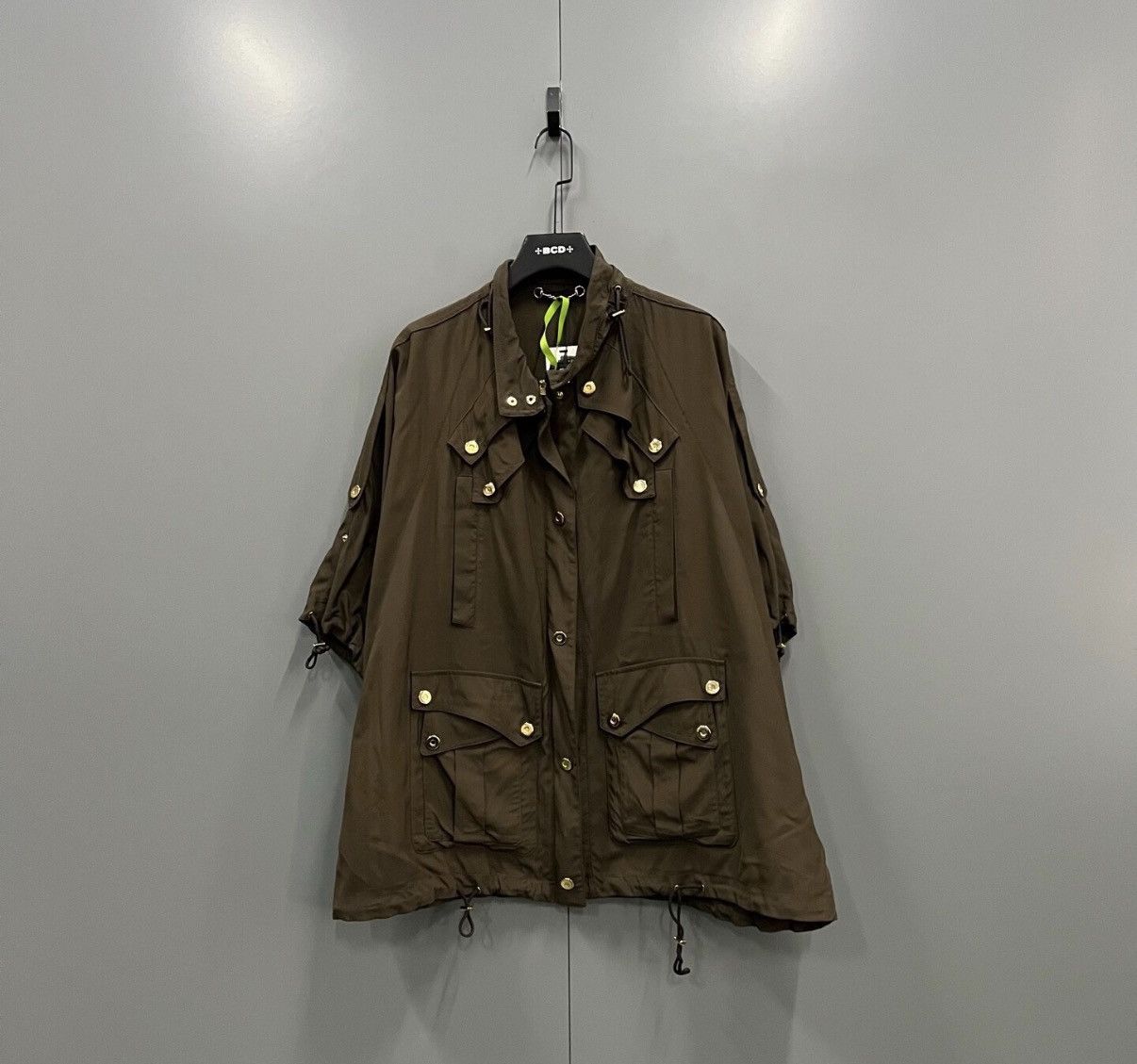 Gucci GUCCI Military Green Multi-Pocket Cape Coat J41 Size US S / EU 44-46 / 1 - 1 Thumbnail