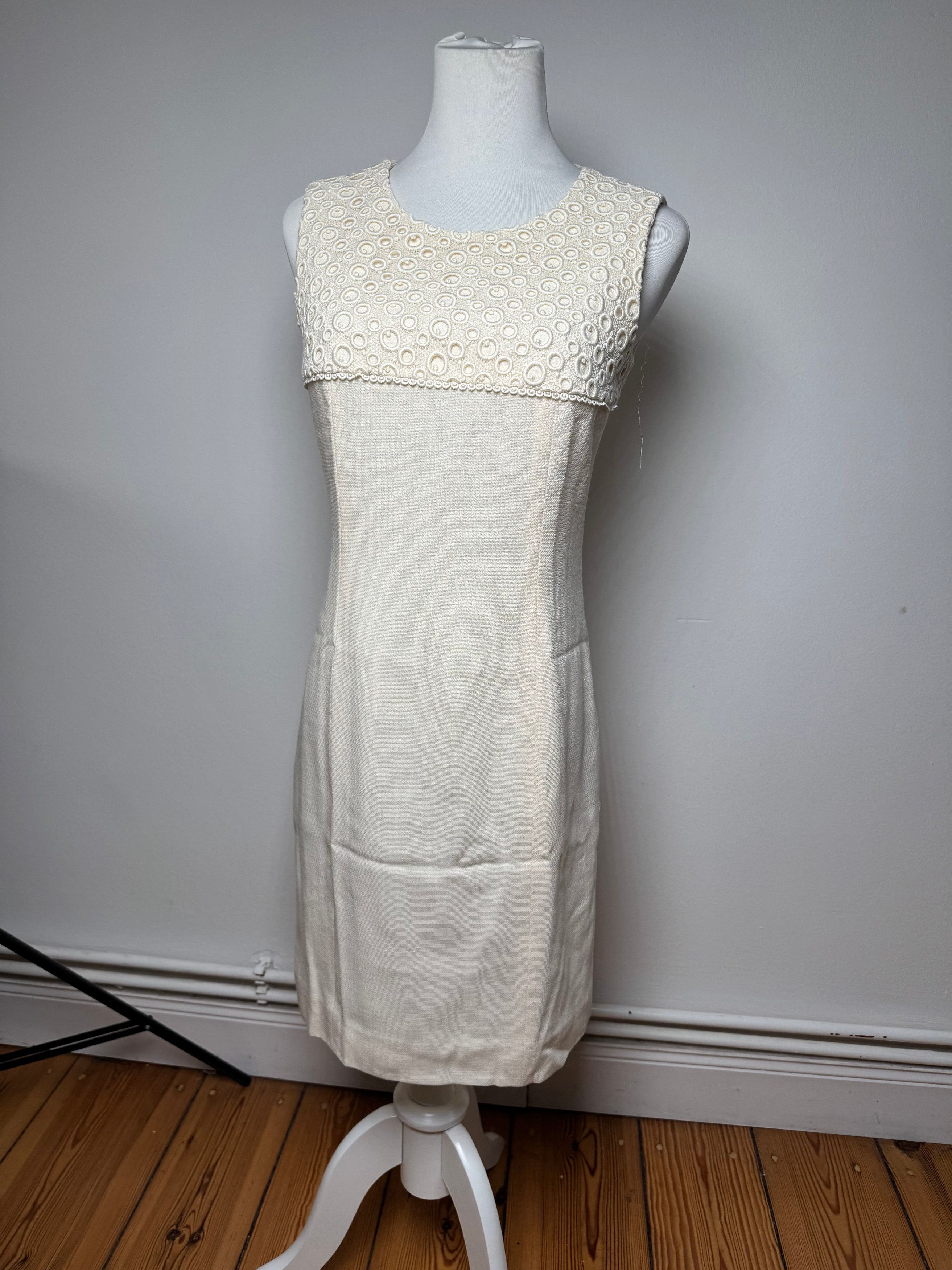 Courreges Vintage Linen Dress Shite 38/M Size M / US 6-8 / IT 42-44 - 1 Thumbnail