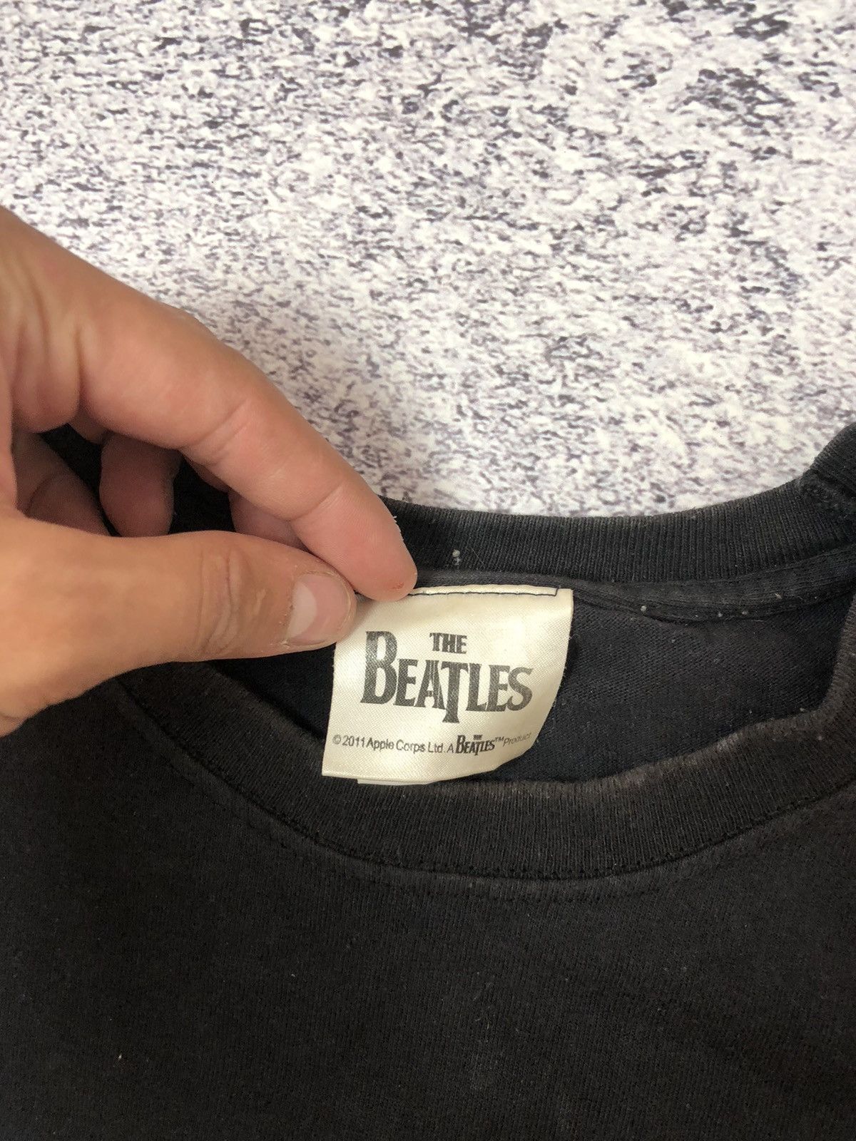 Band Tees VINTAGE MENS MERCH ROCK T-SHIRT THE BEATLES Y2k JAPAN USA Size US L / EU 52-54 / 3 - 6 Thumbnail