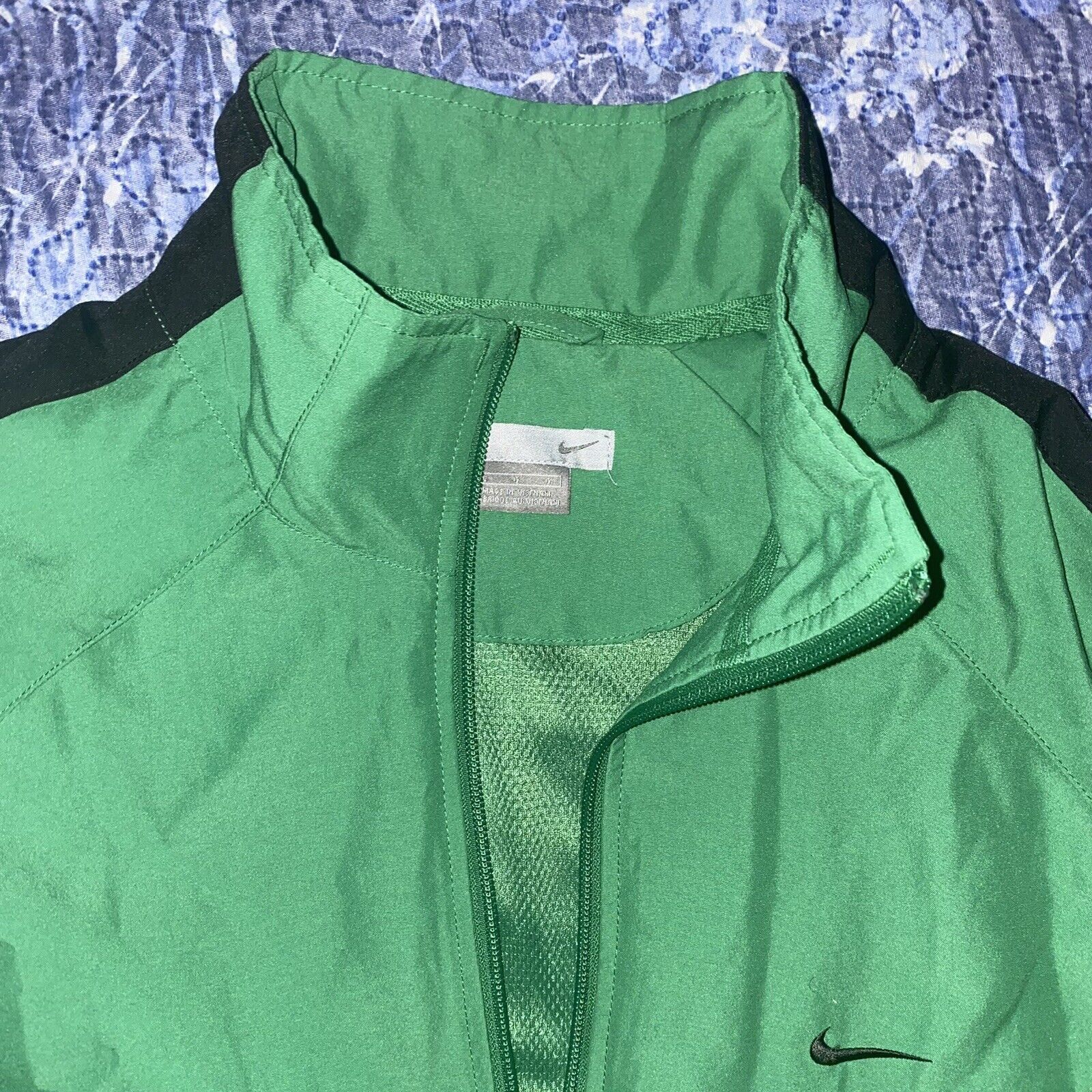 Nike Vintage Nike Jacket Men Size Large Green Tag Windbreaker Size US L / EU 52-54 / 3 - 3 Thumbnail