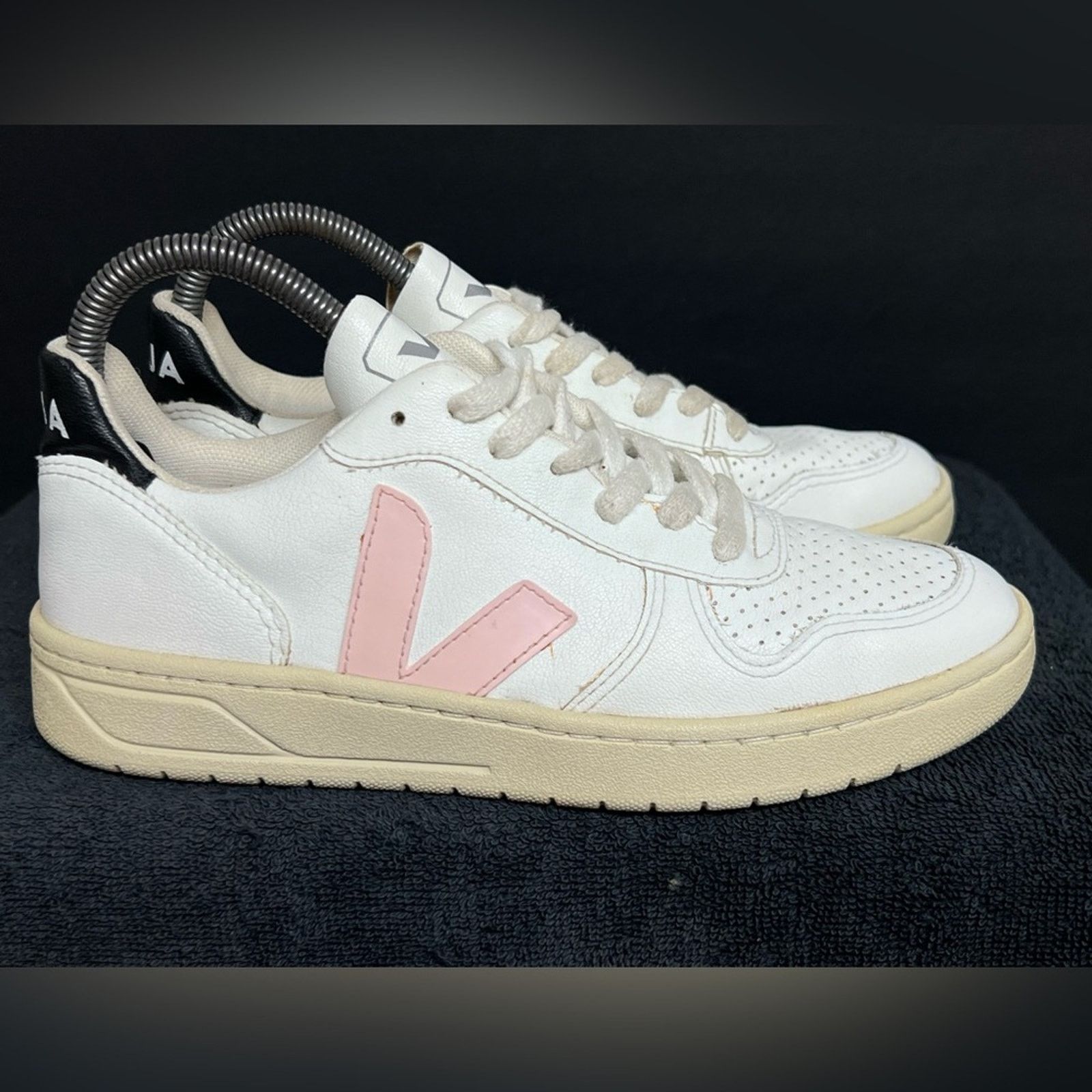 Veja VEJA Women’s V-10 CWL WHITE PETALE Shoes Size 6 RETAIL $120 Size US 6 / IT 36 - 2 Thumbnail